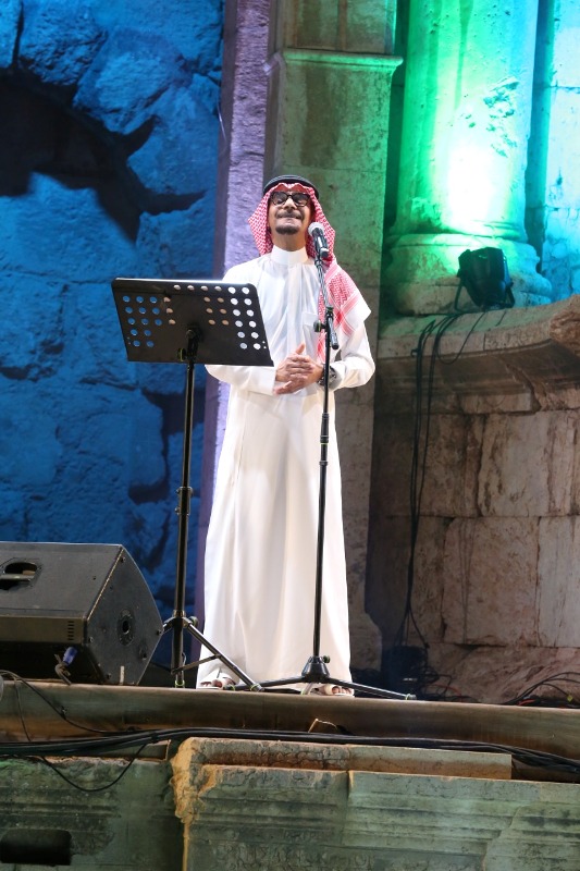 رابح صقر يختتم فعاليات مهرجان جرش وسط تفاعل جماهيري كبير 4 رابح صقر يختتم فعاليات مهرجان جرش وسط تفاعل جماهيري كبير